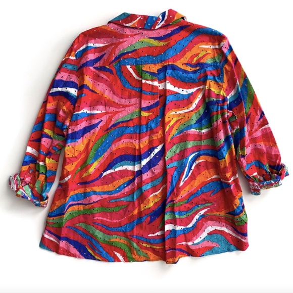 John Mark Top Nwt Watercolor Print Eyelet Button Front Roll Tab Sleeve - Picture 3 of 3